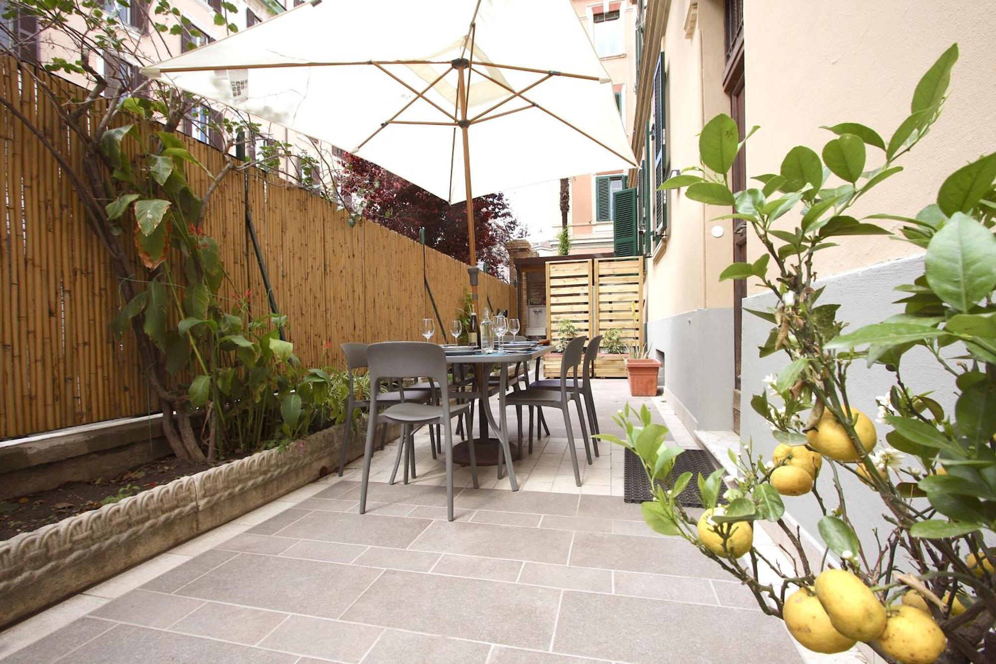 Apartment Sofia's Vatican Garden